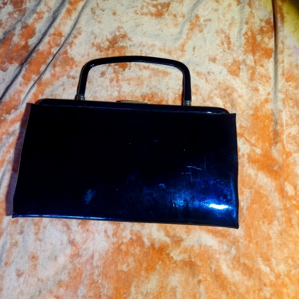 Vintage patent leather clutch with small handle